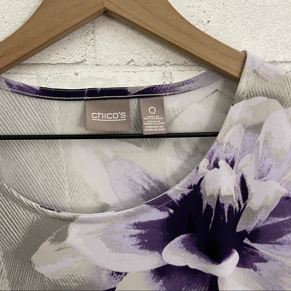 LAST CHANCE ✨ CHICO’S Colorblock Flowered Asymmetrical Hem Top - Picture 3 of 11